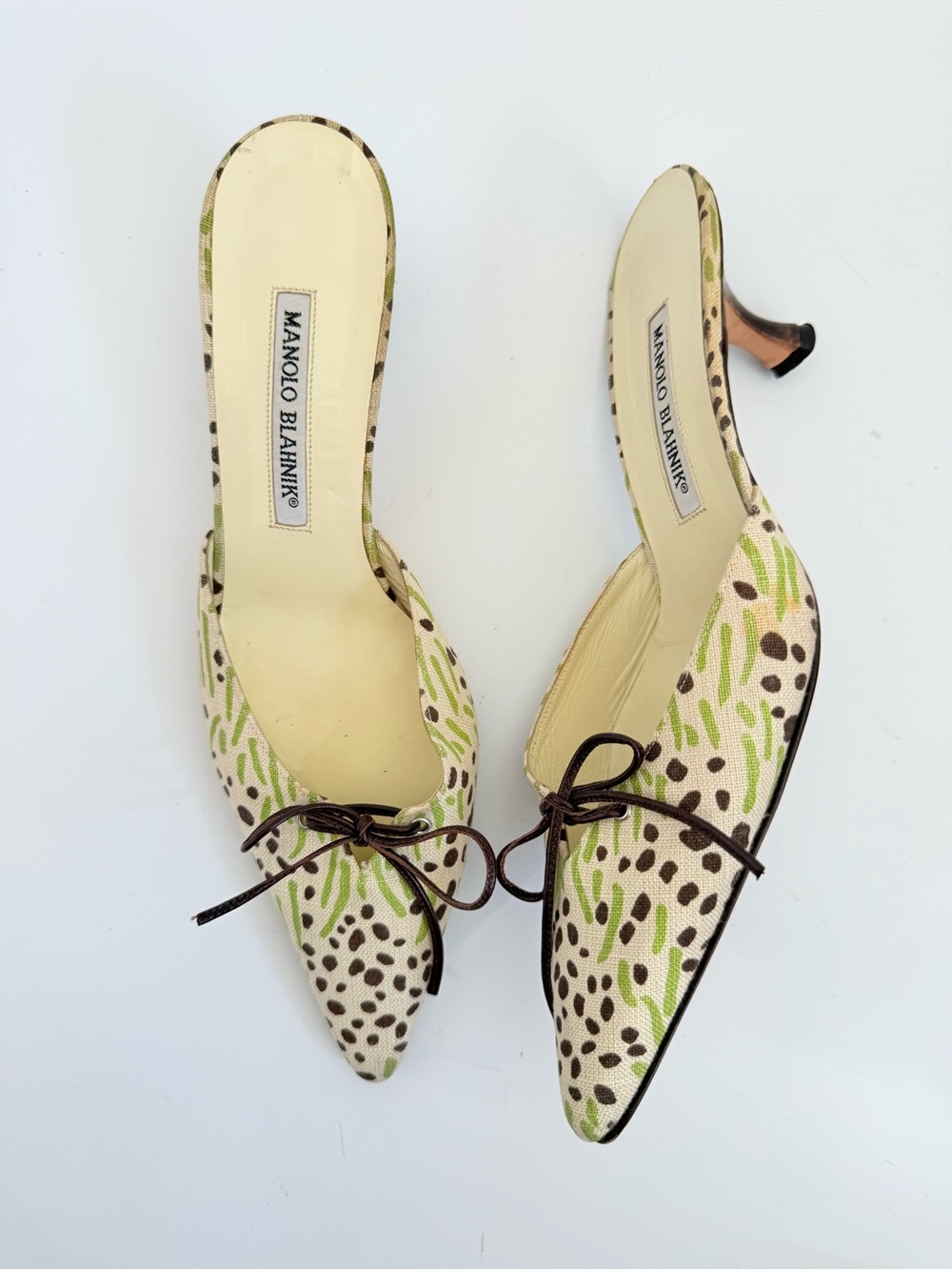 Vintage Manolo Blahnik Printed Bow Canvas Pointed Toe Kitten Heel Mules 38